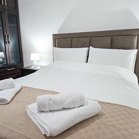 Lake Park 2Br Apartment ติรานา ภายนอก รูปภาพ