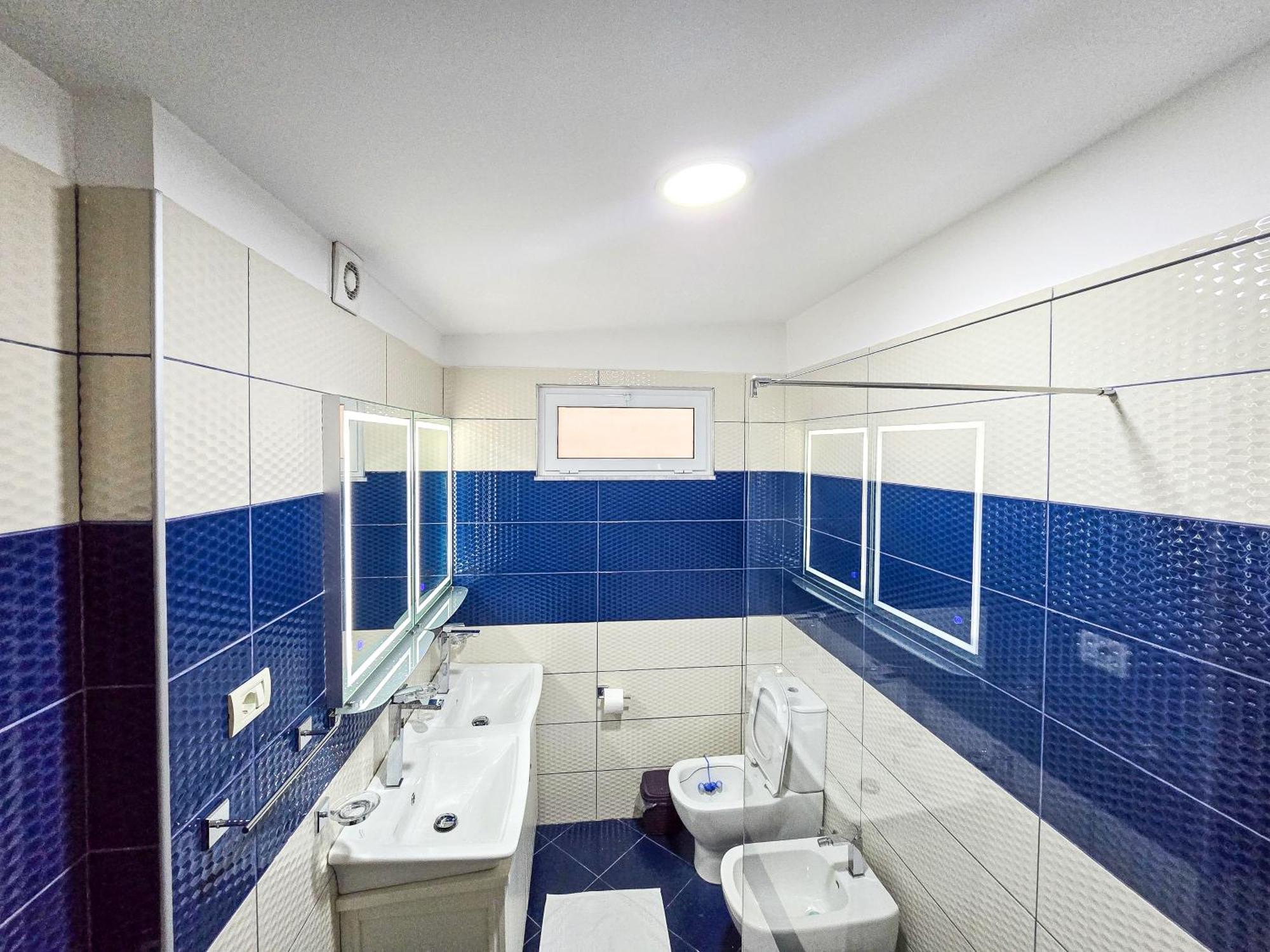 Lake Park 2Br Apartment ติรานา ภายนอก รูปภาพ