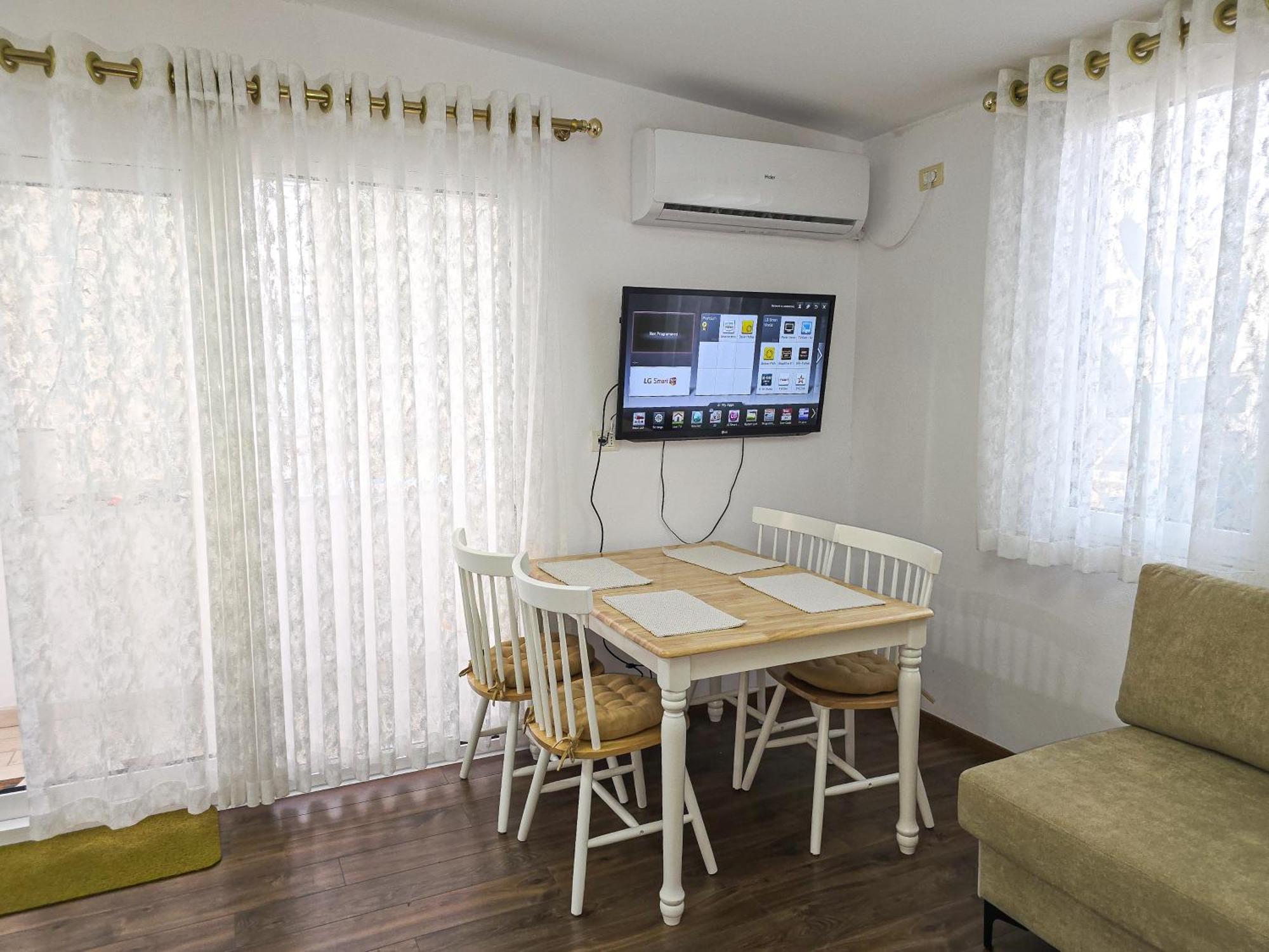 Lake Park 2Br Apartment ติรานา ภายนอก รูปภาพ