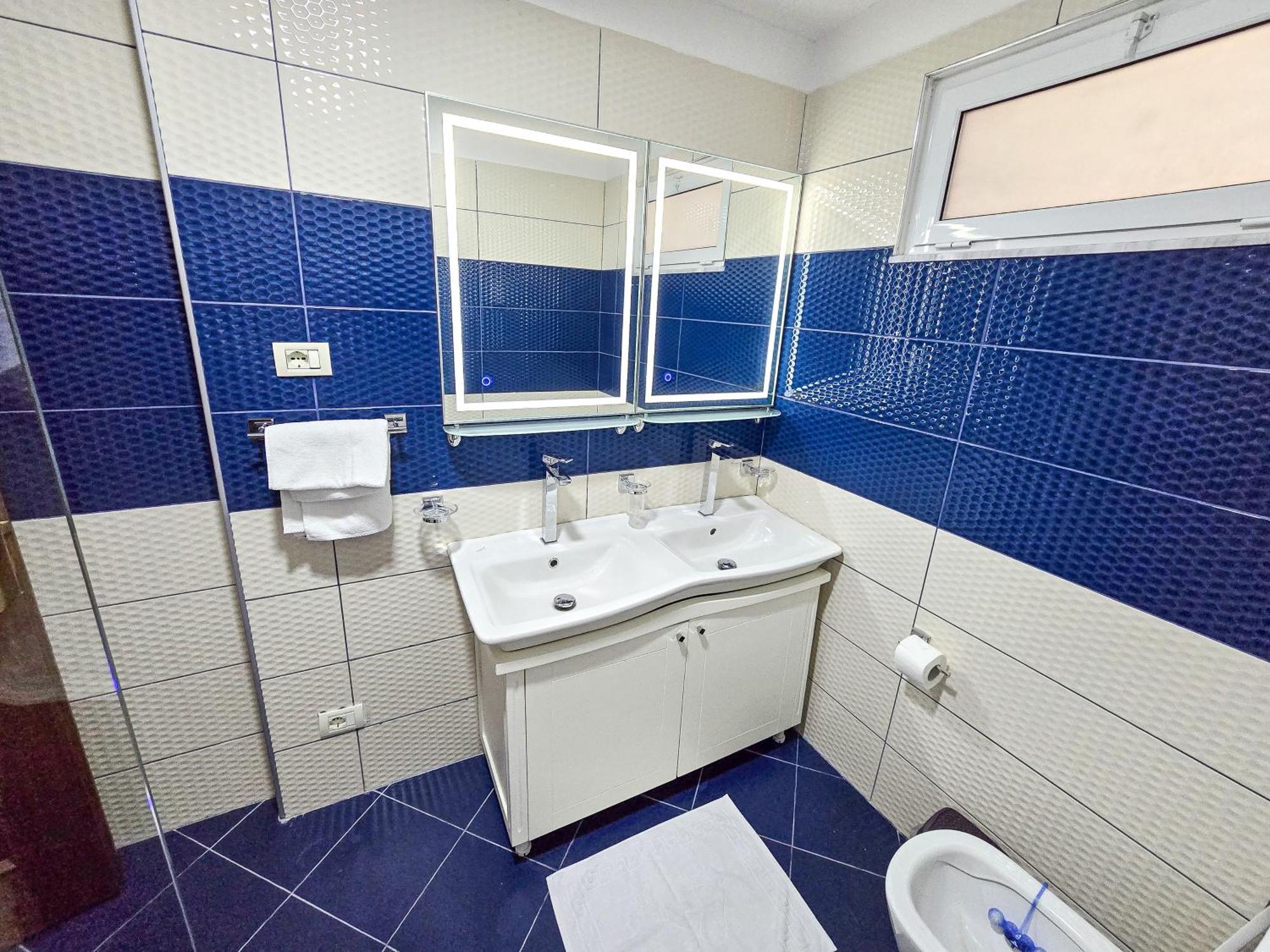 Lake Park 2Br Apartment ติรานา ภายนอก รูปภาพ